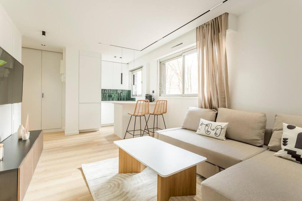 Apartamento Luxurious 3 Min Walk From Eiffel Tower París Exterior foto