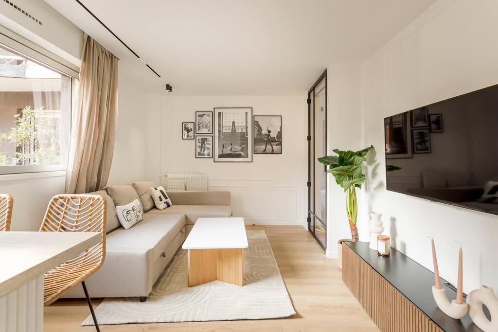 Apartamento Luxurious 3 Min Walk From Eiffel Tower París Exterior foto