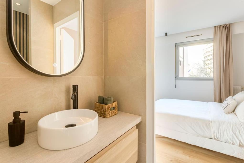 Apartamento Luxurious 3 Min Walk From Eiffel Tower París Exterior foto